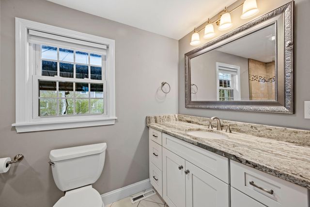 10 Eastover, South Dennis, MA 02660