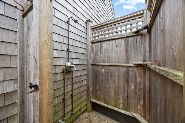 10 Eastover, South Dennis, MA 02660