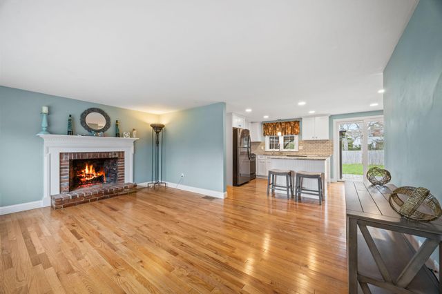 10 Eastover, South Dennis, MA 02660