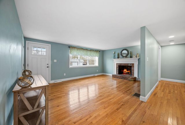 10 Eastover, South Dennis, MA 02660