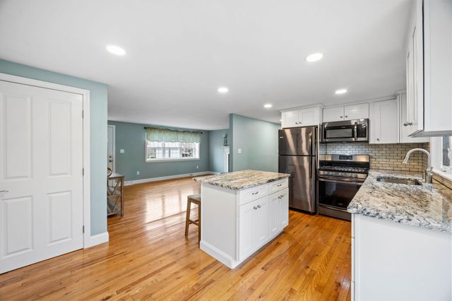 10 Eastover, South Dennis, MA 02660