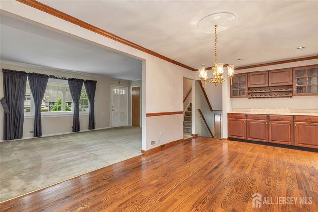 27 Fraley Drive, Franklin, NJ 08873