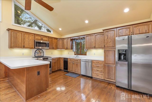 27 Fraley Drive, Franklin, NJ 08873