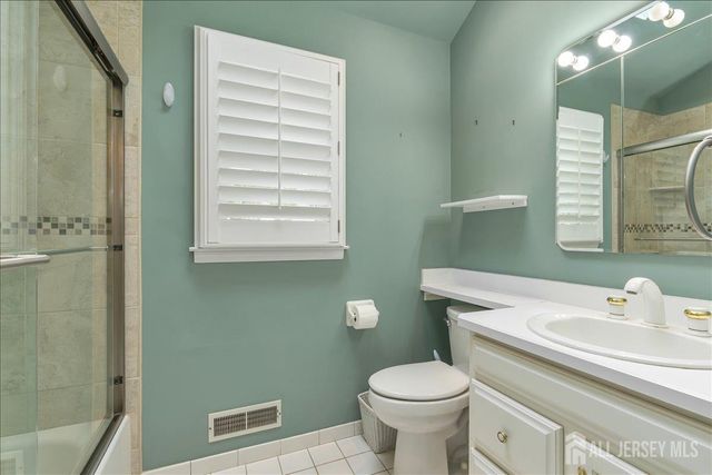 27 Fraley Drive, Franklin, NJ 08873