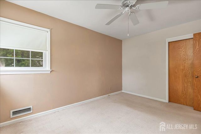 27 Fraley Drive, Franklin, NJ 08873