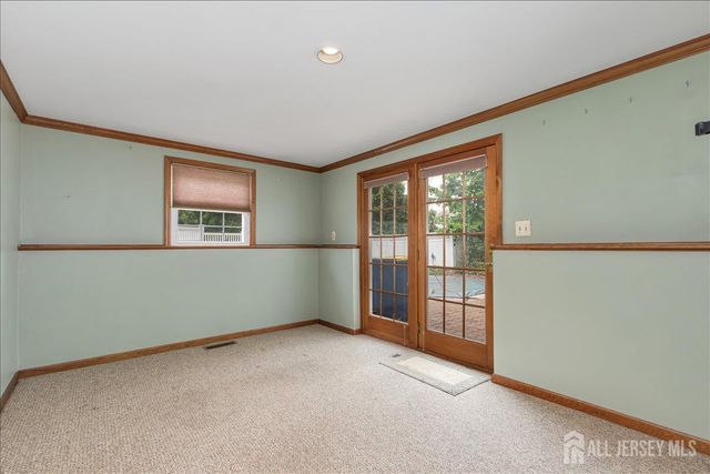 27 Fraley Drive, Franklin, NJ 08873