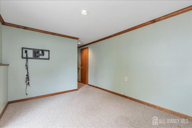 27 Fraley Drive, Franklin, NJ 08873