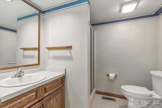 27 Fraley Drive, Franklin, NJ 08873