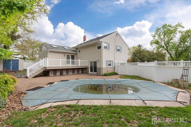 27 Fraley Drive, Franklin, NJ 08873