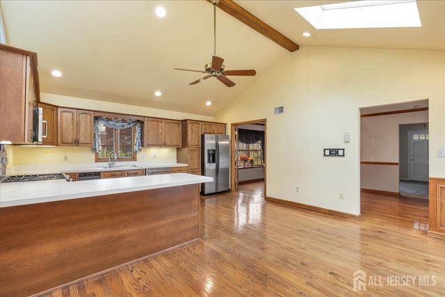 27 Fraley Drive, Franklin, NJ 08873