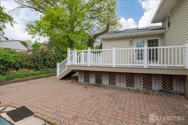 27 Fraley Drive, Franklin, NJ 08873