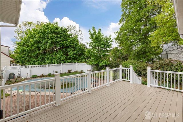 27 Fraley Drive, Franklin, NJ 08873