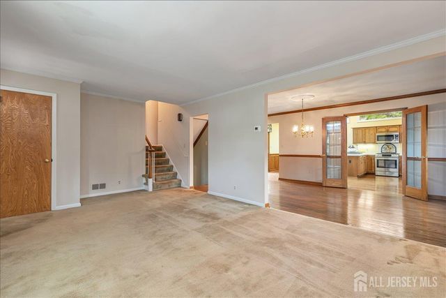 27 Fraley Drive, Franklin, NJ 08873