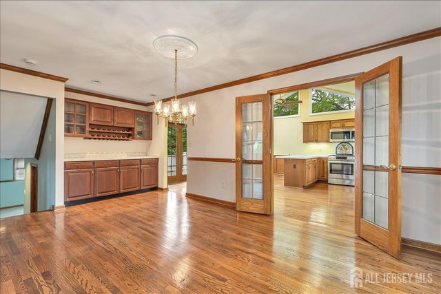 27 Fraley Drive, Franklin, NJ 08873