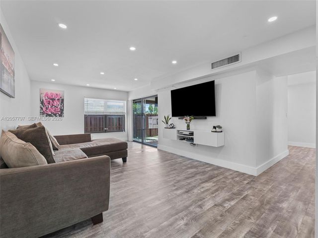 501 NW 98th Court 501, Miami, FL 33172
