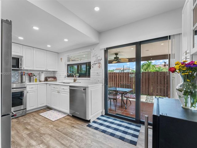 501 NW 98th Court 501, Miami, FL 33172