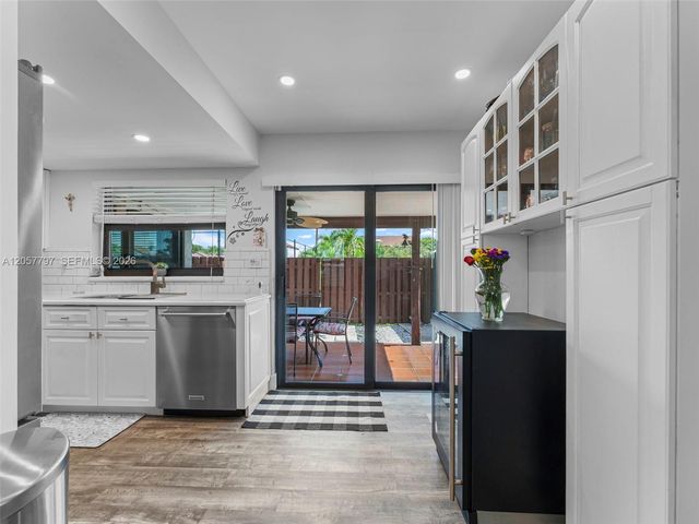 501 NW 98th Court 501, Miami, FL 33172