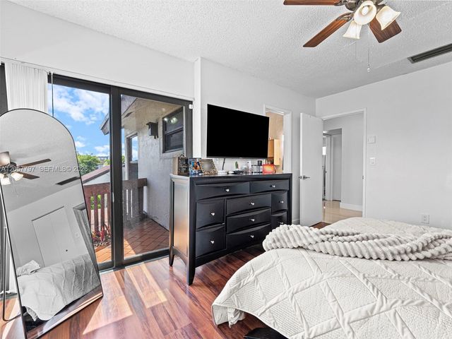 501 NW 98th Court 501, Miami, FL 33172