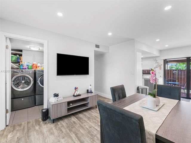 501 NW 98th Court 501, Miami, FL 33172
