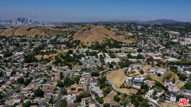 2790 N Chadwick Circle, Los Angeles, CA 90032