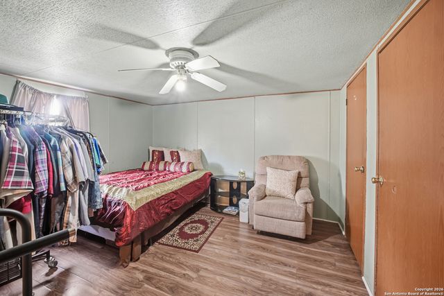 4911 Jim Daniel, Adkins, TX 78101