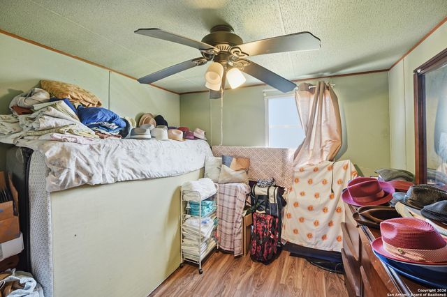 4911 Jim Daniel, Adkins, TX 78101