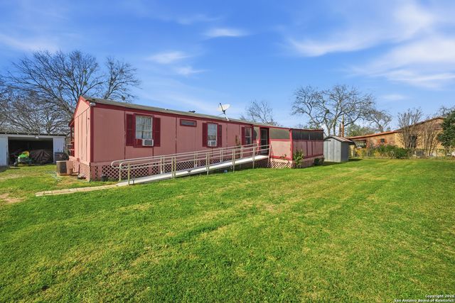 4911 Jim Daniel, Adkins, TX 78101