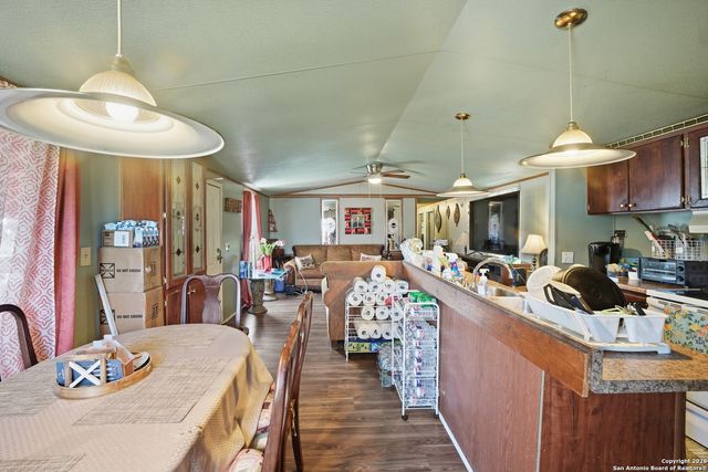 4911 Jim Daniel, Adkins, TX 78101