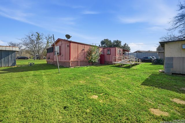 4911 Jim Daniel, Adkins, TX 78101