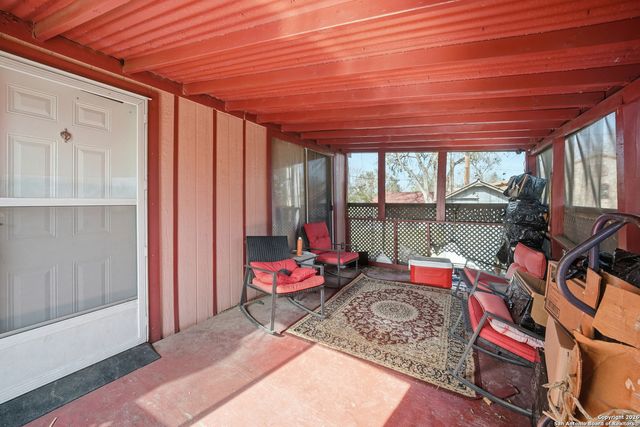 4911 Jim Daniel, Adkins, TX 78101