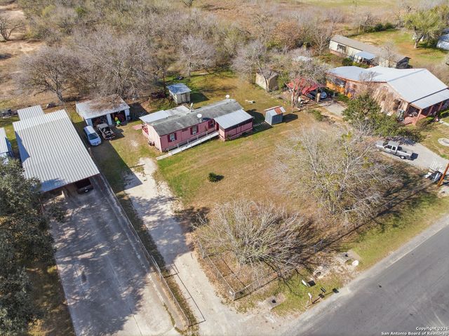 4911 Jim Daniel, Adkins, TX 78101