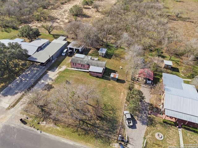 4911 Jim Daniel, Adkins, TX 78101