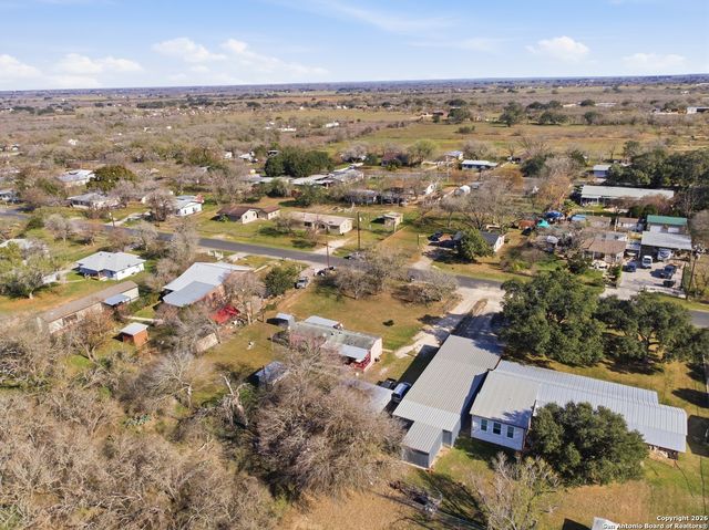 4911 Jim Daniel, Adkins, TX 78101