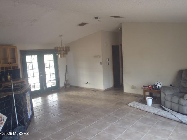 13586 E Garigans Gulch, Vail, AZ 85641