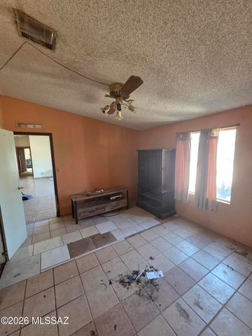 13586 E Garigans Gulch, Vail, AZ 85641