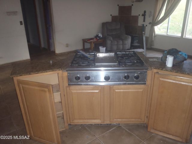 13586 E Garigans Gulch, Vail, AZ 85641