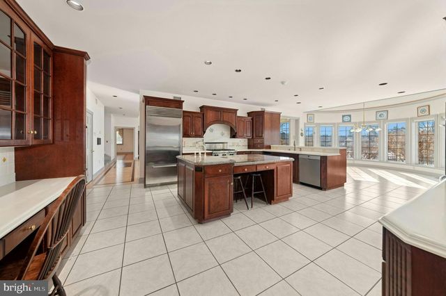 3640 MANOR RD, Bethlehem, PA 18020