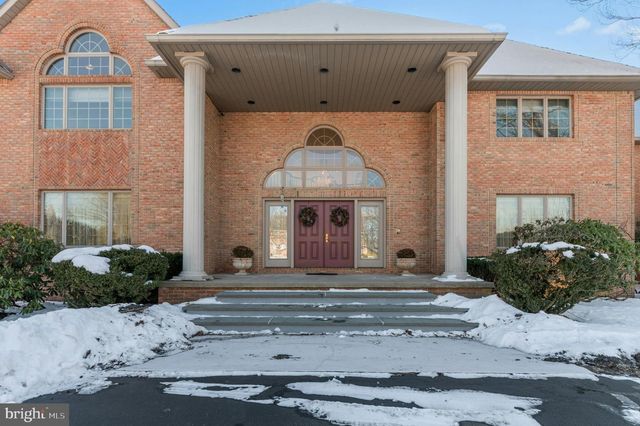 3640 MANOR RD, Bethlehem, PA 18020