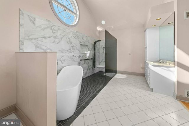 3640 MANOR RD, Bethlehem, PA 18020