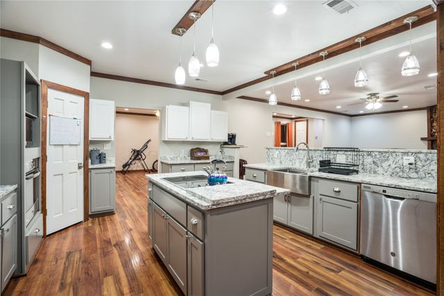 207 Shadowwood Trail, Ovilla, TX 75154