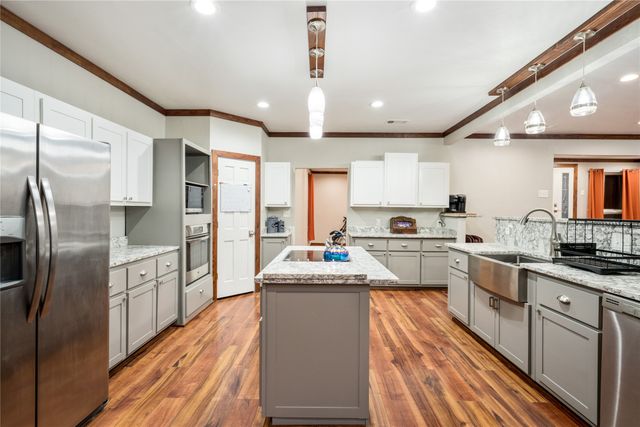 207 Shadowwood Trail, Ovilla, TX 75154