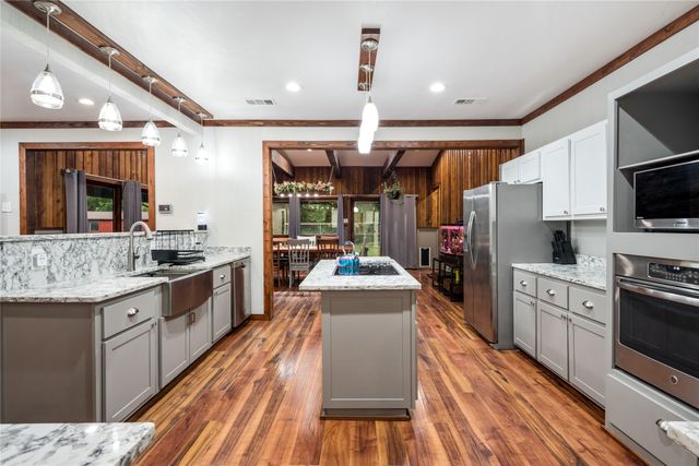 207 Shadowwood Trail, Ovilla, TX 75154