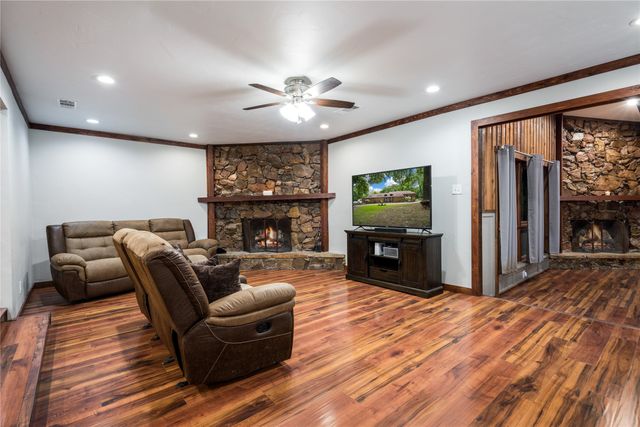 207 Shadowwood Trail, Ovilla, TX 75154
