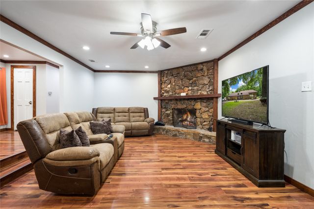 207 Shadowwood Trail, Ovilla, TX 75154