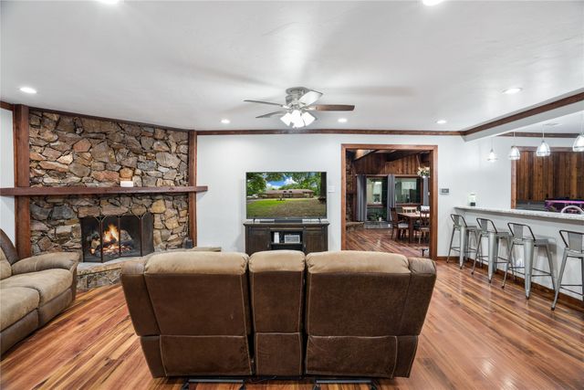 207 Shadowwood Trail, Ovilla, TX 75154