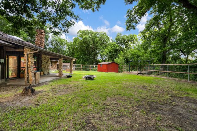 207 Shadowwood Trail, Ovilla, TX 75154
