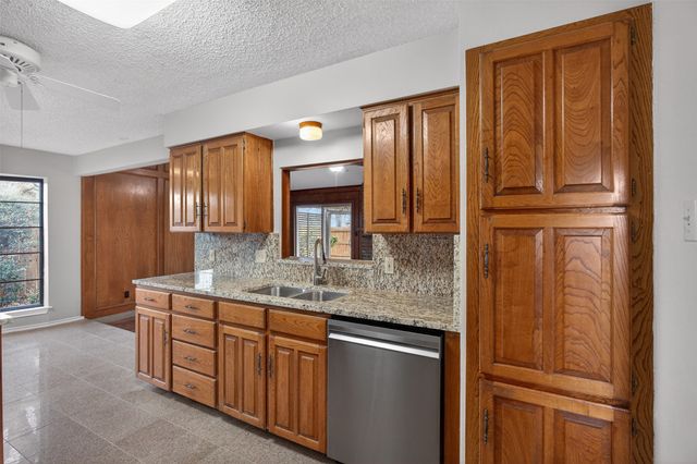 5917 Pleasant Wood Trail, Arlington, TX 76016