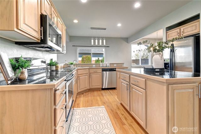 22126 102nd Place SE, Kent, WA 98031