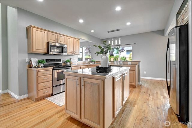 22126 102nd Place SE, Kent, WA 98031