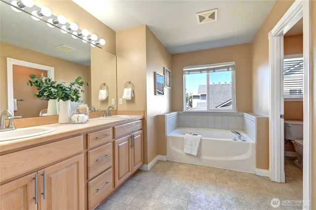 22126 102nd Place SE, Kent, WA 98031